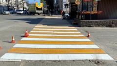 В Новочеркасске обновляют дорожную разметку