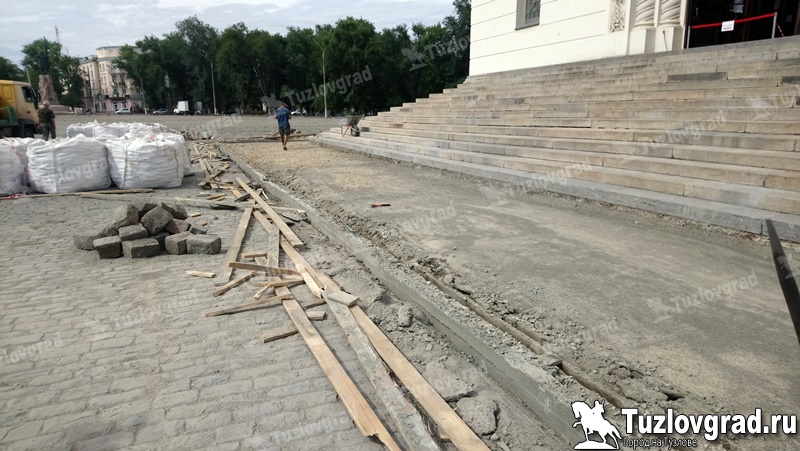 В Новочеркасске возле собора восстановят историческую гранитную отмостку, утраченную в годы ВОВ