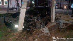 В Новочеркасске BMW врезался в столб после столкновения с другой машиной