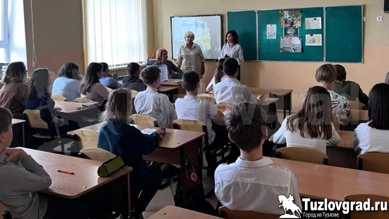 Учащимся второй школы Новочеркасска рассказали об экологии