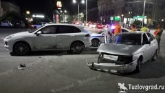 В центре Новочеркасска в ДТП травмы получили два человека