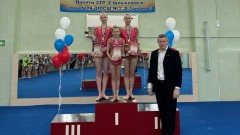 Новочеркасские акробаты успешно выступили на областном турнире в Азове