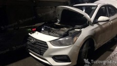 В Новочеркасске водитель иномарки отвлекся за рулем и врезался в припаркованную фуру