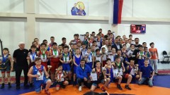 Новочеркасские борцы выиграли первенство Шахт