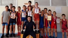 Новочеркасские борцы выиграли турнир в Воронежской области