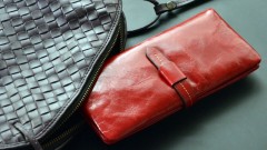 Под Новочеркасском 20-летний парень украл из сумочки подруги 28 тысяч рублей