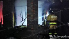 Новочеркасские пожарные работали на крупном пожаре в Аксае, видео