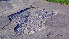 В Новочеркасске на устранение повреждений покрытия тротуаров добавили 2 миллиона рублей