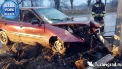 В Новочеркасске пьяный водитель врезался в столб и сбежал с места ДТП, видео