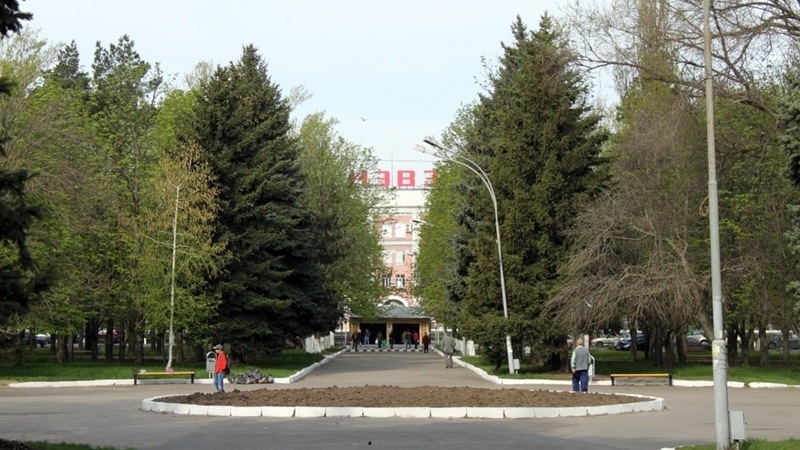 В Новочеркасске парк в микрорайоне Соцгород получил название «Парк электровозостроителей»