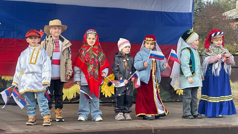 Самые маленькие жители Новочеркасска отметили День народного единства