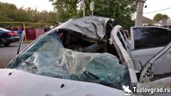 В Красюковской две машины после столкновения друг с другом врезались в столбы
