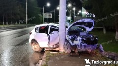 В Новочеркасске четверо подростков врезались в столб на проспекте Баклановском