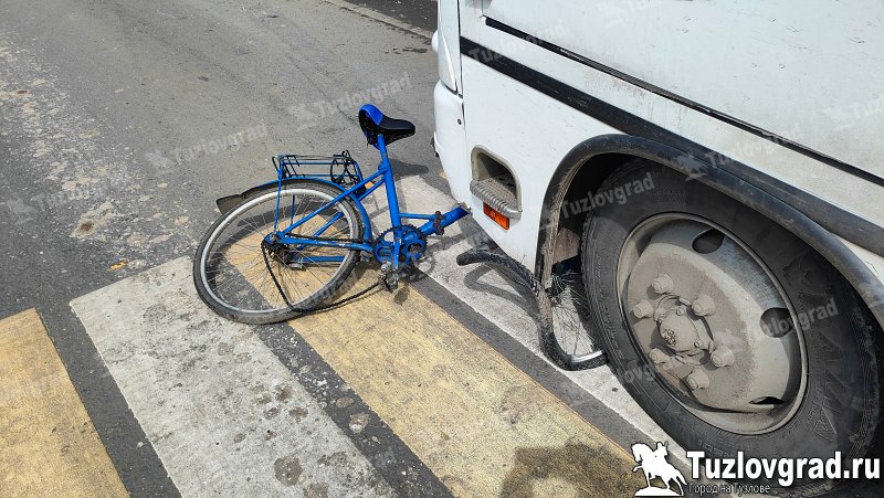 В Новочеркасске водитель автобуса отвлекся за рулем и сбил мужчину с велосипедом
