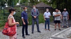 В Новочеркасске продолжается ремонт в сквере имени Чапаева по народному проекту