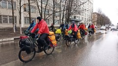 Новочеркасск посетили участники всероссийской велосипедной экспедиции