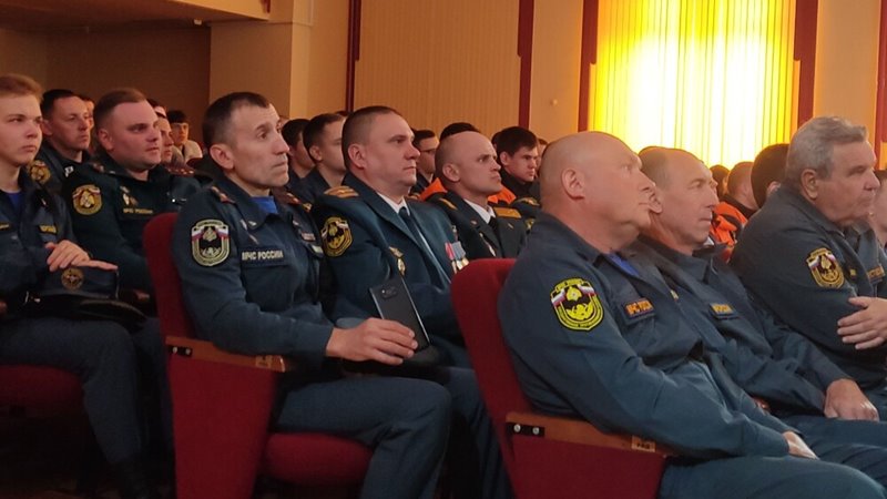 В Новочеркасске День пожарной охраны отметили торжественным собранием и награждением спасателей
