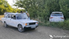 Под Новочеркасском пьяный водитель выехал на встречную сторону проселочной дороги и столкнулся с другой машиной