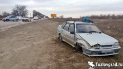 На въезде в Новочеркасске водитель при развороте не пропустил попутную машину