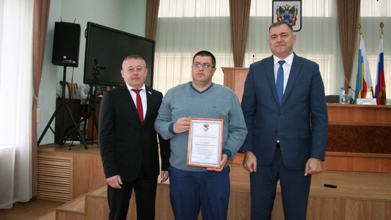 В Новочеркасске наградили предпринимателей и медика за помощь СВО