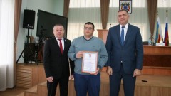 В Новочеркасске наградили предпринимателей и медика за помощь СВО
