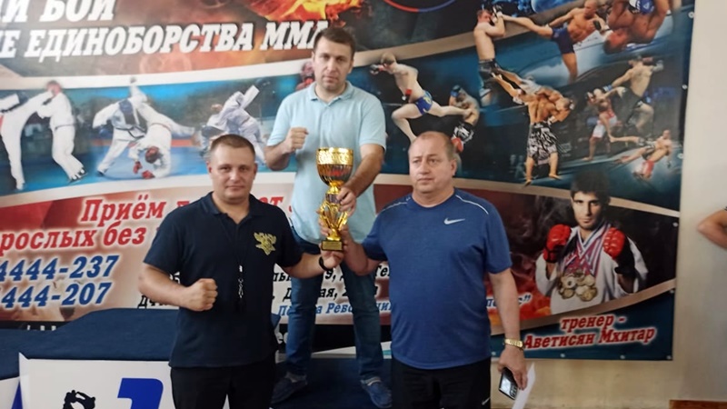Новочеркасские бойцы стали призерами командного турнира по рукопашному бою в Шахтах