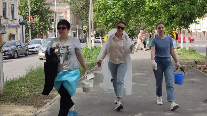 В Новочеркасске прошел очередной субботник
