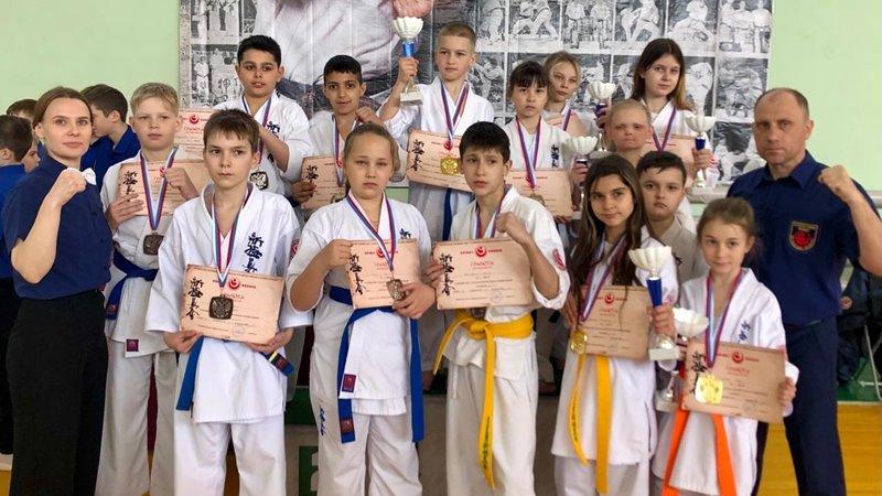 Новочеркасские каратисты успешно выступили на открытом первенстве Сальска