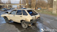 В Новочеркасске невнимательный водитель «Газели» разбил две легковушки